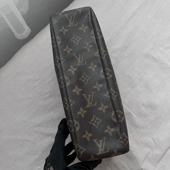 Auth Louis Vuitton Monogram Trousse Toilette 28 - Vintage - Picture 8 of 10